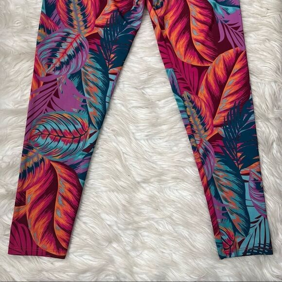 Onzie Lanai Capri Leggings - Picture 9 of 11
